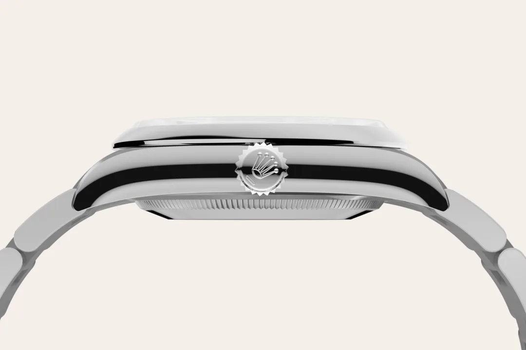 Rolex Oyster Perpetual in Oystersteel, m126000-0013 - Goldfinger