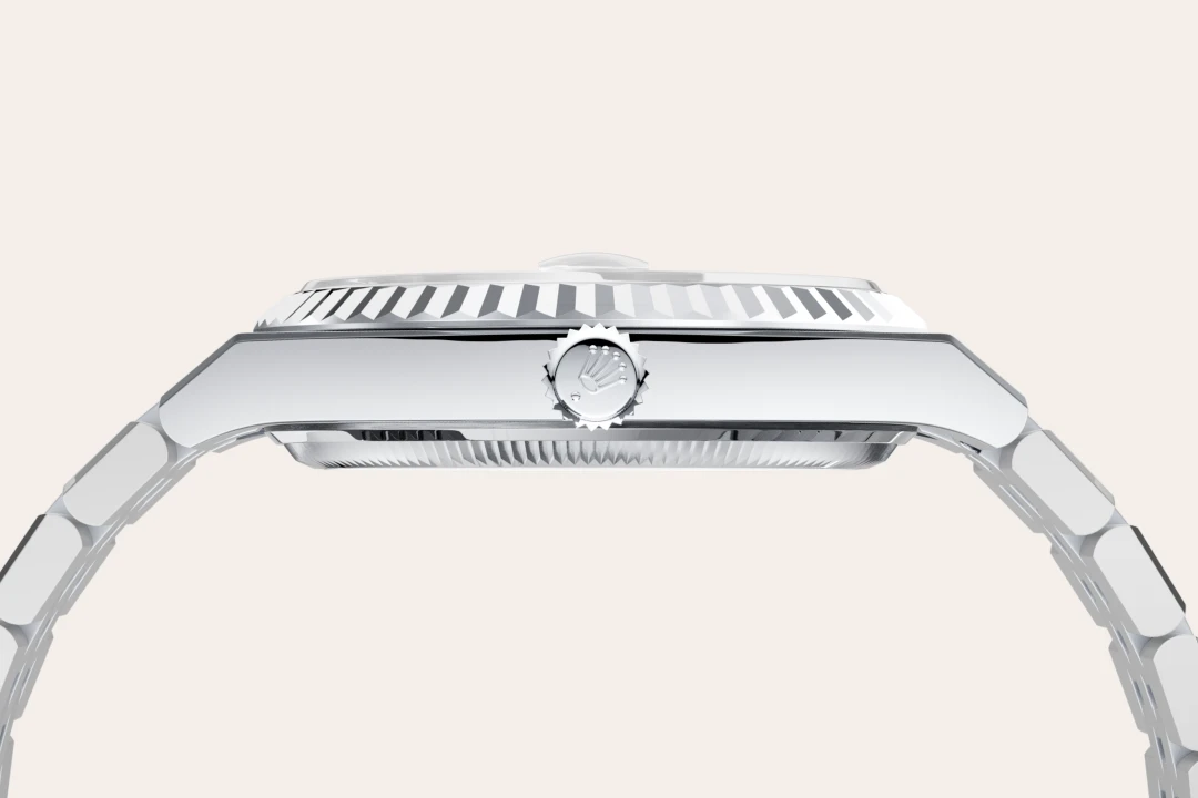 Rolex Land-Dweller 36 en platine avec cadran bleu glacier, lunette cannelée, bracelet Flat Jubilee, m127236-0001 - Goldfinger