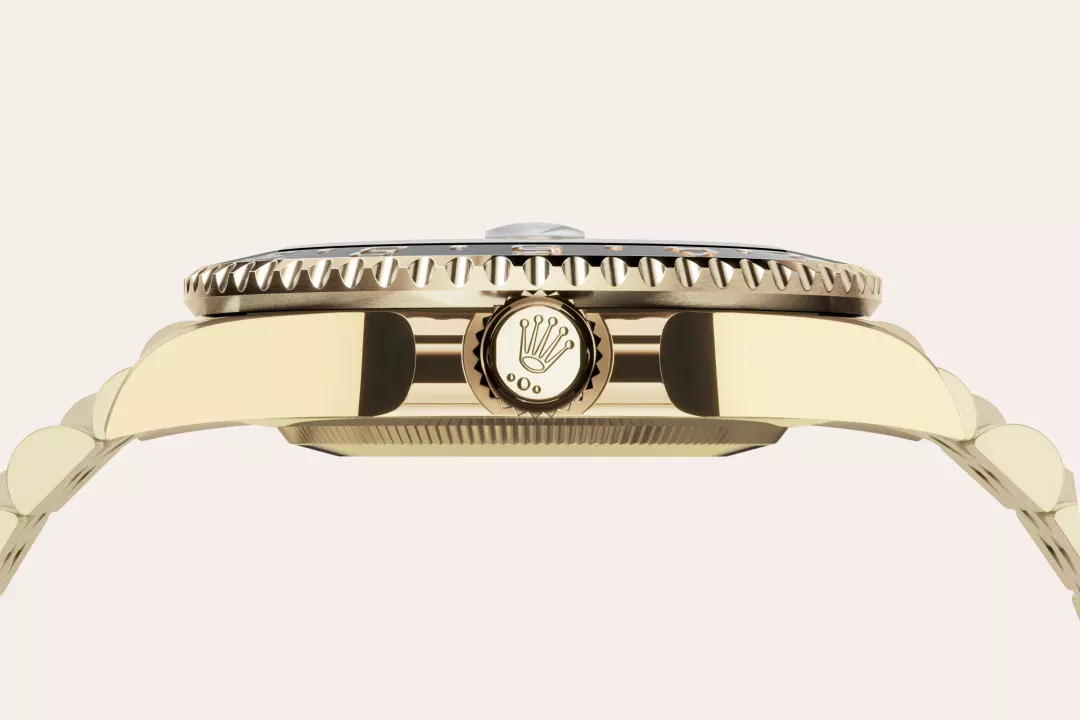 Rolex GMT-Master II in gold, m126718grnr-0001 - Goldfinger