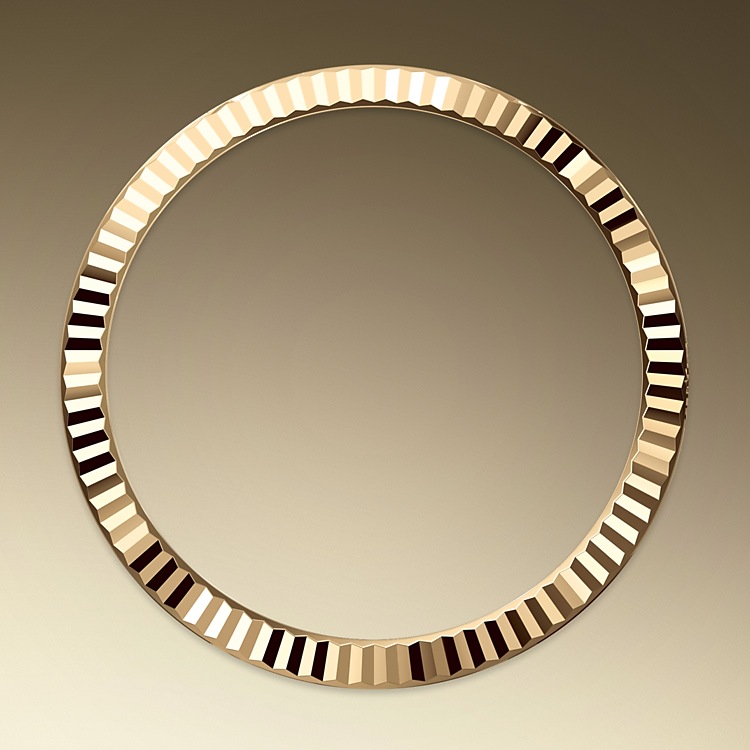 The Fluted bezel yellow gold